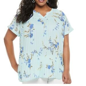 Croft & Barrow blue floral front Pleated top